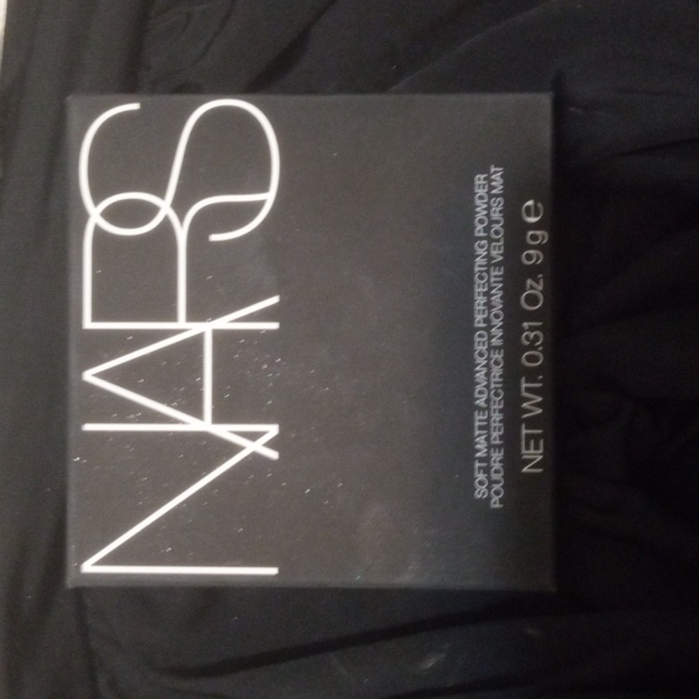 Nars-soft matte perfecting powder